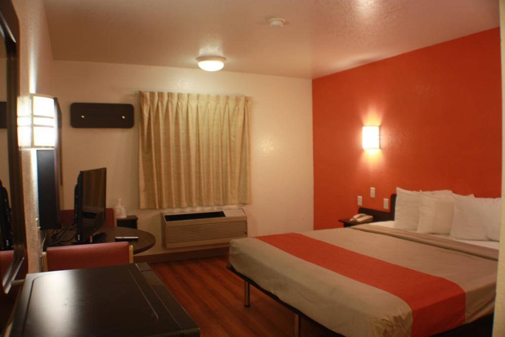 Motel 6 Little Rock South Exteriör bild