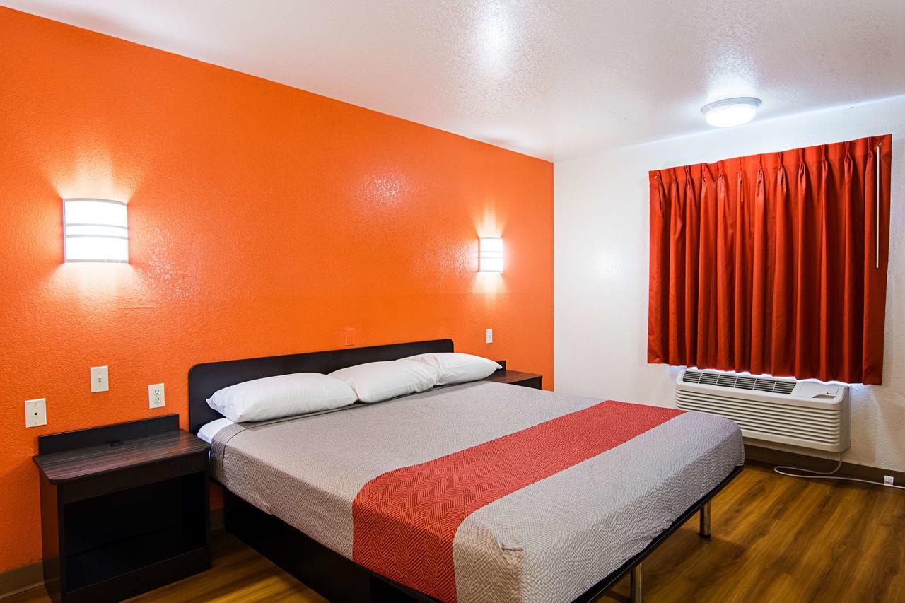 Motel 6 Little Rock South Exteriör bild